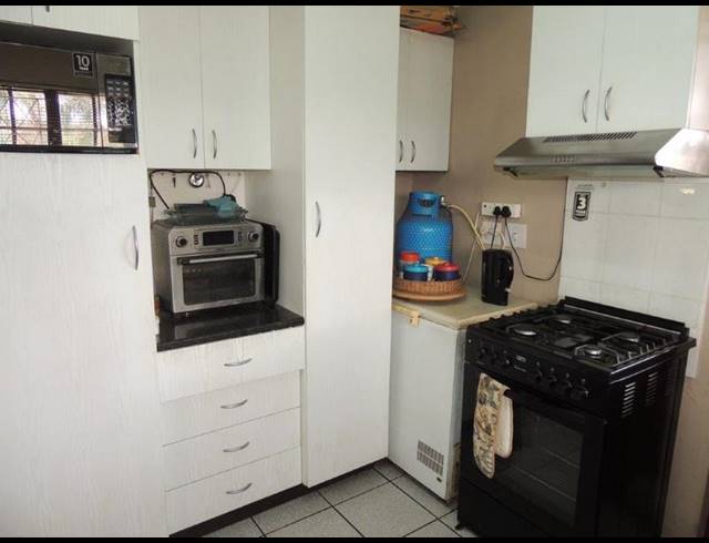 4 BEDROOM HOUSE FOR SALE IN ESCOMBE